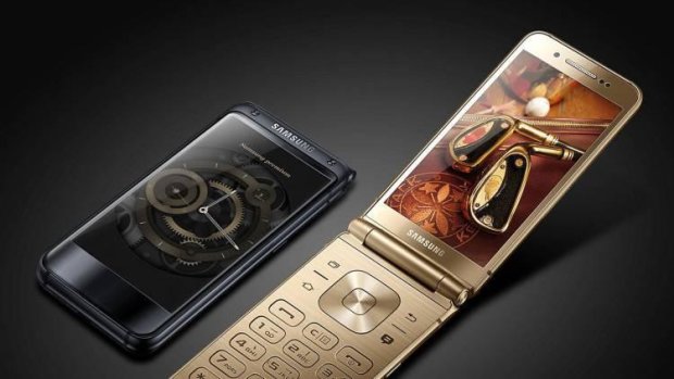 Дороже iPhone: в сети показали люксовую раскладушку от Samsung