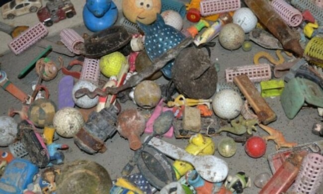 Что смывают в унитаз (фото)