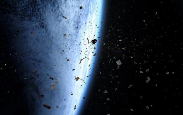Огромная свалка: спутники защитят от космического мусора