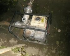 Міліціонери "накрили" видобувачів бурштину на Рівненщині (фото)