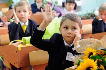 Шкільний бюджет, зошити і червоні ручки: що потрібно знати батькам до 1 вересня