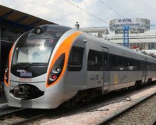 Потяг «Інтерсіті» у столиці переїхав людину