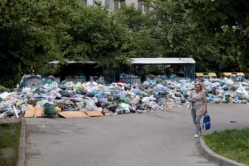 Вонь на всю Одессу: горожан "поселили" на свалке, тотальное свинство показали одним фото