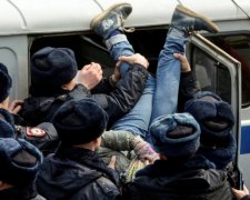 Російський спецназ почав масові затримання в Сімферополі