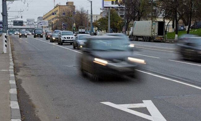 За виїзд на смугу для транспорту автоматично штрафуватимуть