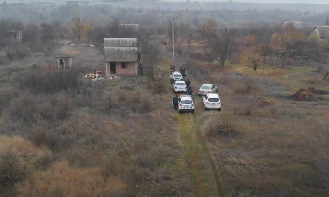 Под Днепром в заброшенном доме нашли два скелета, копы потеряли дар речи: "Обмотали пленкой"