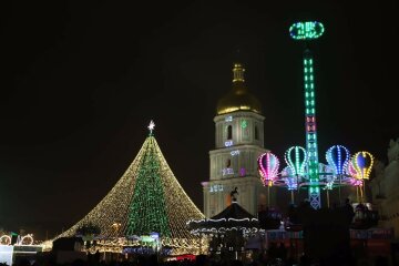 Софийская площадь, елка-фото со страницы КГГА на Фейсбук