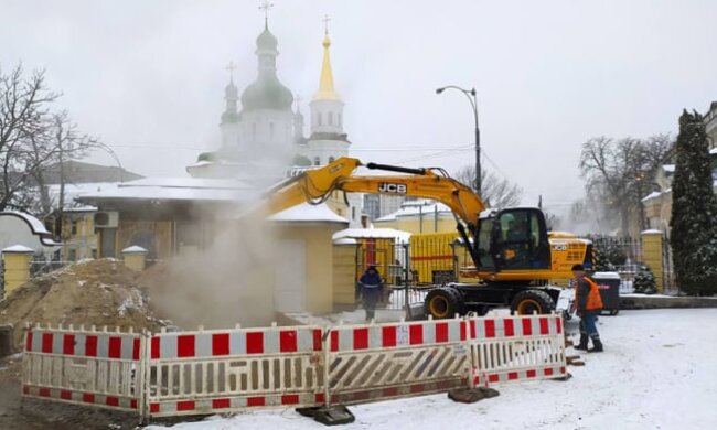 Прорыв трубы, фото: социальные сети