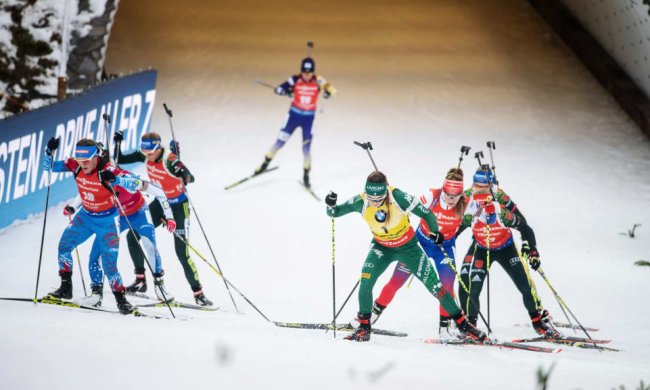 Норвежець Бо і словацькі біатлоністки тріумфували у першому мас-старті сезону