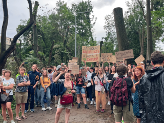 Протест против вырубки деревьев на Теремках в Киеве