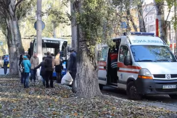 Переповнена маршрутка протаранила тролейбусну опору