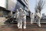 Женщина заразила коронавирусом 144 человека в церкви, прихожане обвинили "демона"
