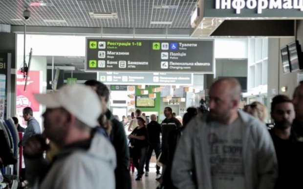 Застряли в аэропорту: основные правила для украинцев за рубежом