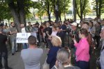 Кернес вигнав на вулицю сотні харків'ян, мiстяни лютують: "Кат і мародер"