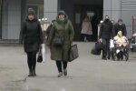 На Буковине неадекват набросился на женщину прямо на улице, бил нещадно: "Мама больше не помнит..."