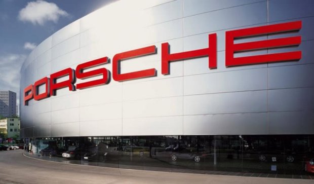  Компанія «Porsche» відкличе 60 тис позашляховиків зі світового ринку