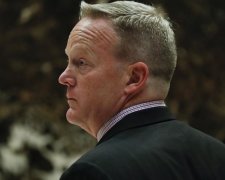 Іммігрантка відігралася на прес-секретарі Трампа