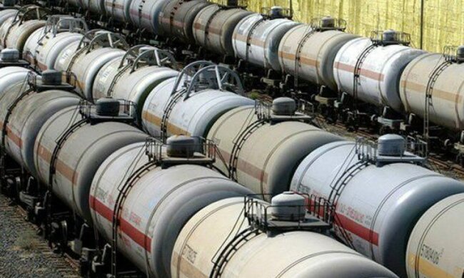 Украина стремительно теряет запасы топлива, хранилища иссякли, транспорт обездвижен: что происходит