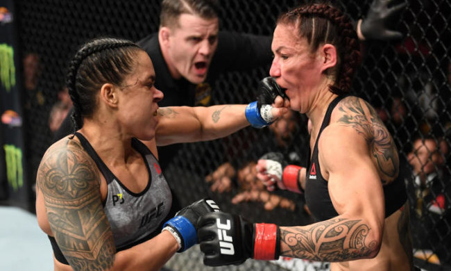 UFC: Бразильянки устроили брутальное месиво с нокаутом и рекордом
