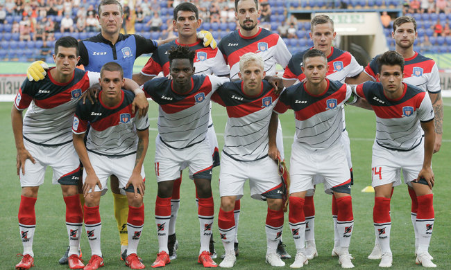 Арсенал не пустил Ворсклу в ТОП-6 УПЛ: в матче было три пенальти