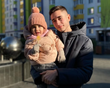 Роман Сасанчин с дочерью, фото из соцсетей артиста