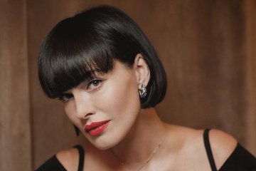 Голая Астафьева поиграла на камеру: шикарная женщина