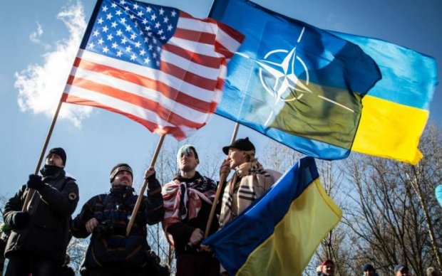 Украинцы и НАТО: настроения круто изменились