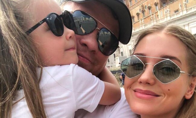 Асмус і Харламов вперше прикрасили обкладинку глянцю з маленькою донькою: "Одна з найбільш непростих зйомок"