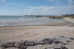 На пляжі Запоріжжя повернулися туристи - жовтневе море вабить
