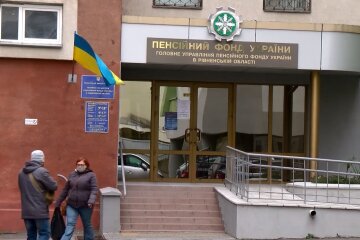 Працювали з колегою разом, а нарахували різну пенсію — українцям пояснили, як таке може бути