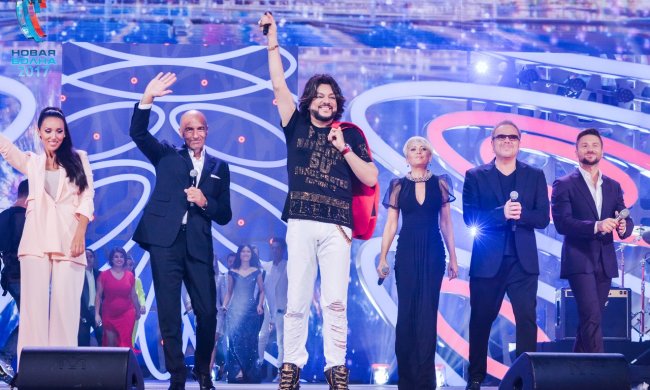 Всі на "Хвилю": українські запроданці влаштували тисняву за можливість ощасливити Путіна