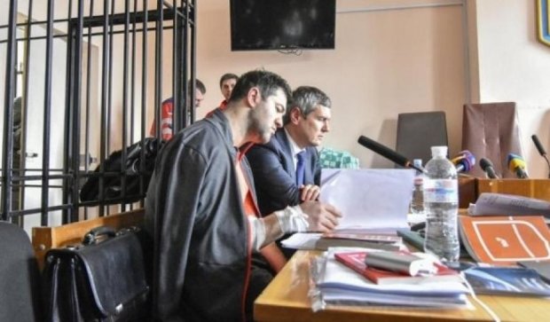 Накормить и отпустить: соцсети смеются над сердобольными адвокатами Насирова
