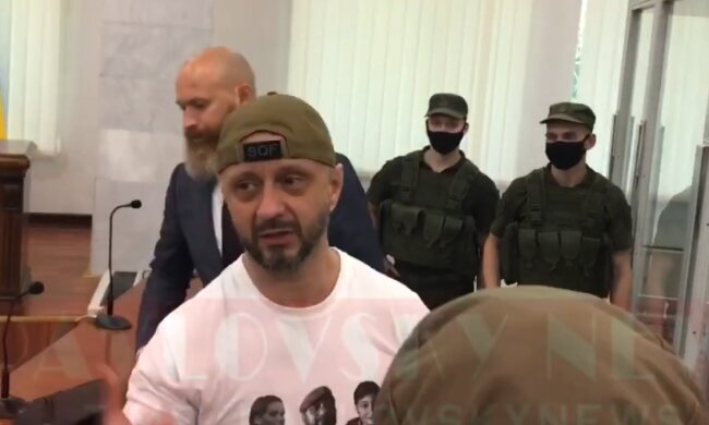 Загубили том справи Шеремета: суд вчетверте відклав апеляцію Антоненка