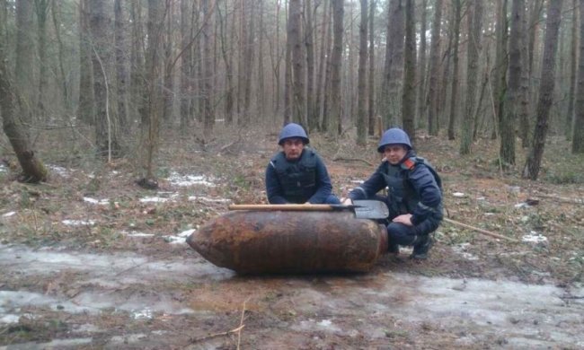 Огромную бомбу времен Второй мировой обезвредили на Львовщине