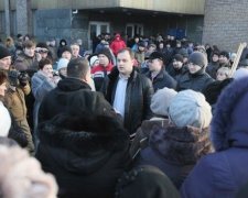 Жителі Ясинуватої влаштували «майдан» проти Губарєва (відео)