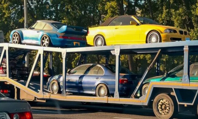 В Україну привезли лімітовані заряджені BMW Alpina та рідкісний Porsche 911 RS