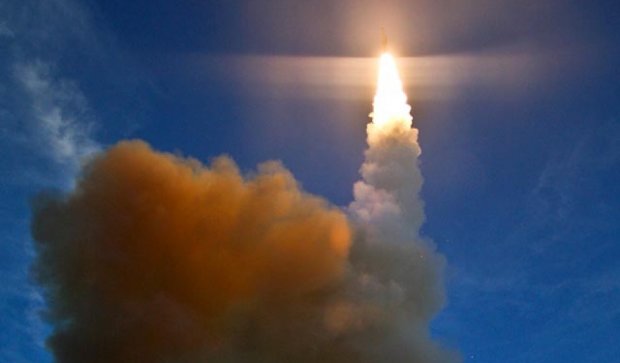 Иранцы успешно испытали новую ракету класса "земля-земля"