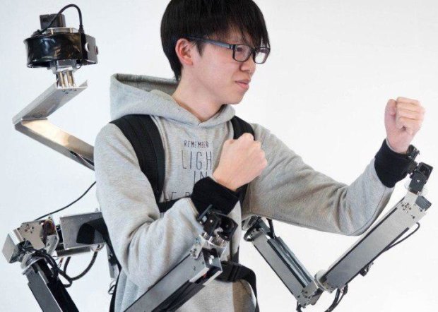 Японці представили рюкзак з додатковими робо-руками: відео
