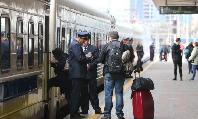 Укрзалізниця задере ціни на квитки, літаком вийде дешевше: коли і на скільки