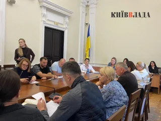 Пошкоджений будинок у Києві