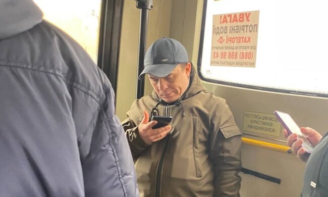 Украинцы в транспорте, фото: Знай.ua