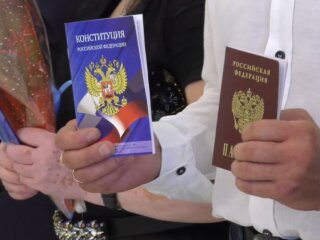 Російський паспорт, фото: скріншот із відео