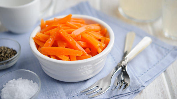Морковные палочки в имбирной глазури: быстрый рецепт полезной закуски