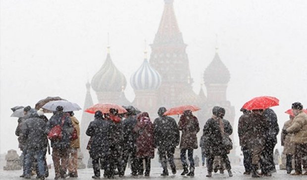 В Москве из-за сильного снега отменили авиарейсы