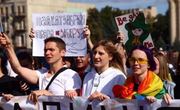 "Бунтуй, любимая": в Харькове прошел марш равенства, фото и видео