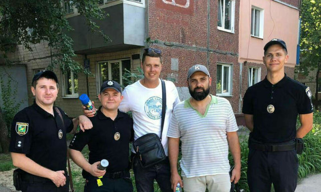 У Харкові малювали життя: копи показали себе з несподіваного боку
