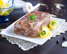 Новый год 2019: рецепт холодца из телятины и куриных потрохов