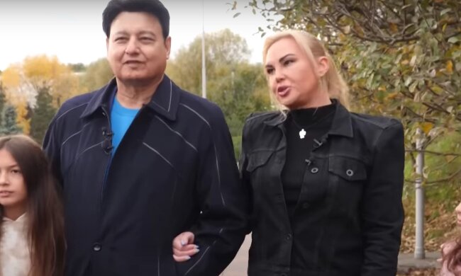 Камалія з чоловіком. Фото: скрін youtube