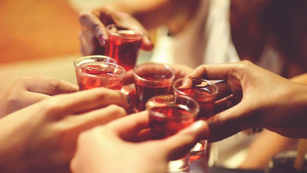Ризик, похмілля, важкий випадок і не тільки: медики розділили алкоголіків на п'ять типів