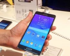 На ті ж граблі: Samsung відкликала "гарячий" телефон